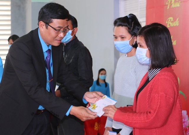 Tết Sum vầy đầm ấm yêu thương với công nhân người lao động Khánh Hòa Tết Sum vầy đầm ấm yêu thương với công nhân người lao động Khánh Hòa