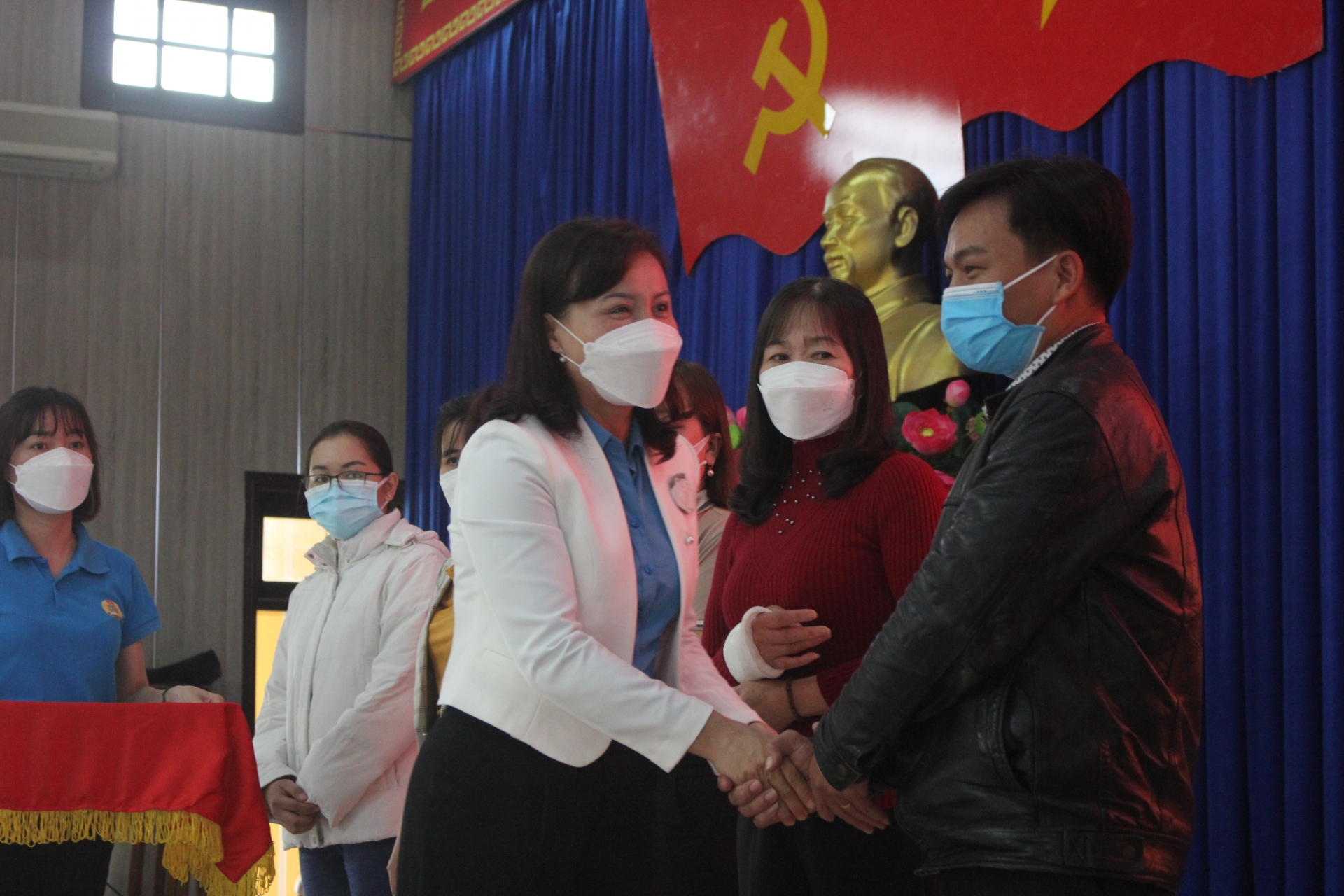 Những sẻ chia đầy yêu thương trong Tết sum vầy cho người lao động thị xã Điện Bàn Những sẻ chia đầy yêu thương trong Tết sum vầy cho người lao động thị xã Điện Bàn