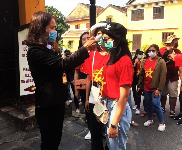 cac co so kinh doanh o hoi an da thao ban thong bao tu choi phuc vu khach trung quoc