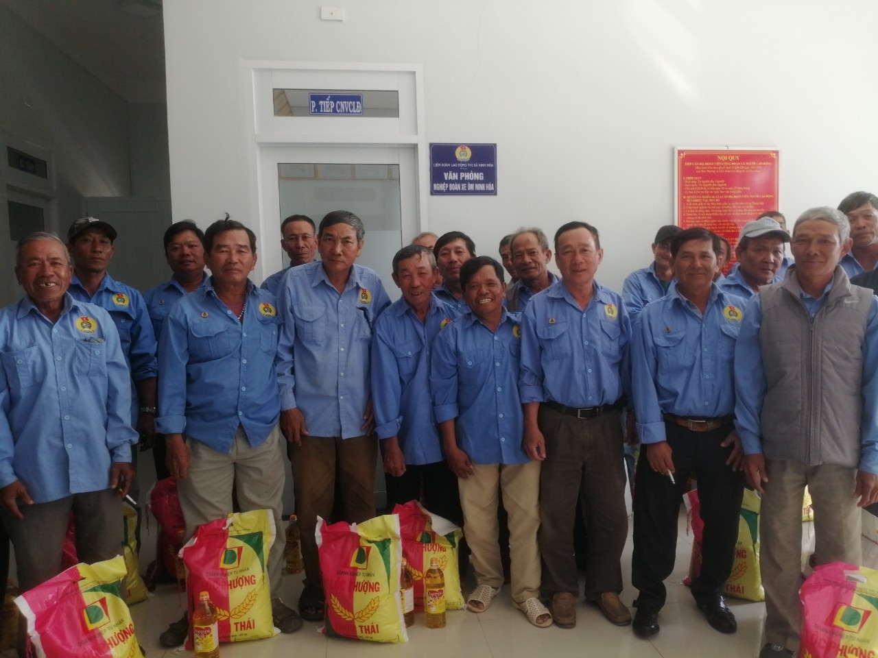 Niềm vui của những xe ôm Ninh Hòa trong Tết Sum vầy 2021