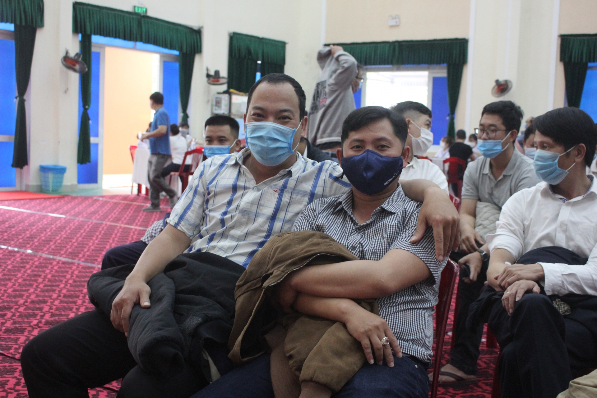 Đà Nẵng: Sẻ chia những giọt máu hồng, đồng lòng vượt qua dịch bệnh Đà Nẵng: Sẻ chia những giọt máu hồng, đồng lòng vượt qua dịch bệnh