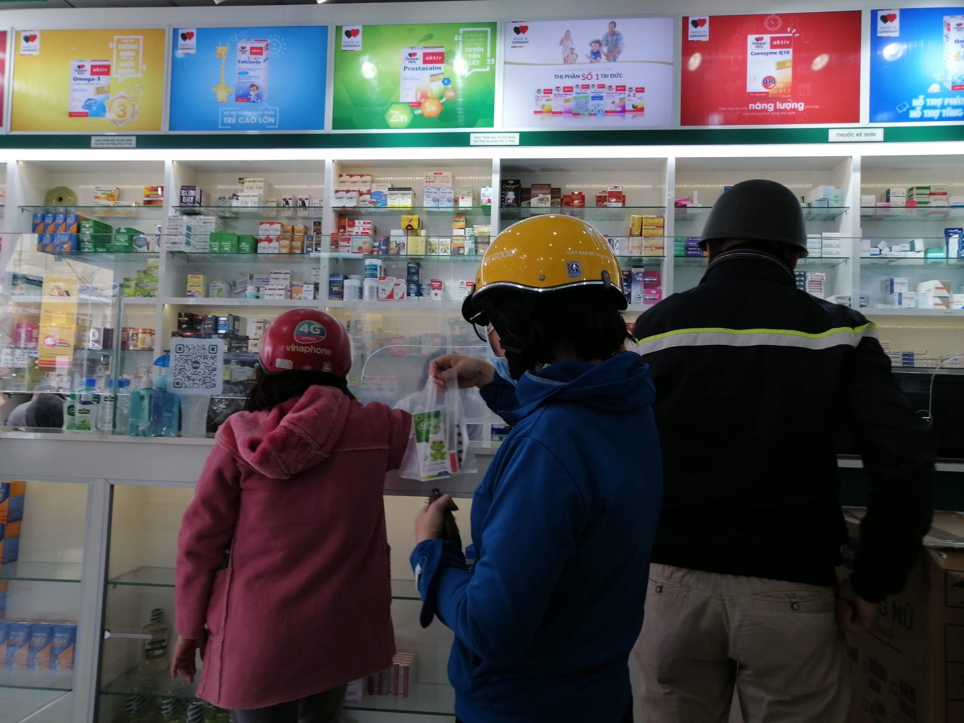 Người lao động lo lắng khi kit test "mỗi ngày một giá" Người lao động lo lắng khi kit test "mỗi ngày một giá"