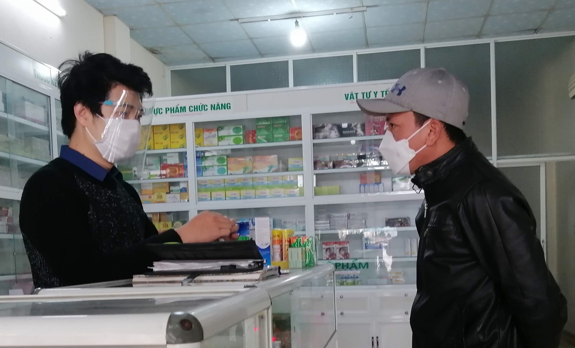 Người lao động lo lắng khi kit test "mỗi ngày một giá" Người lao động lo lắng khi kit test "mỗi ngày một giá"