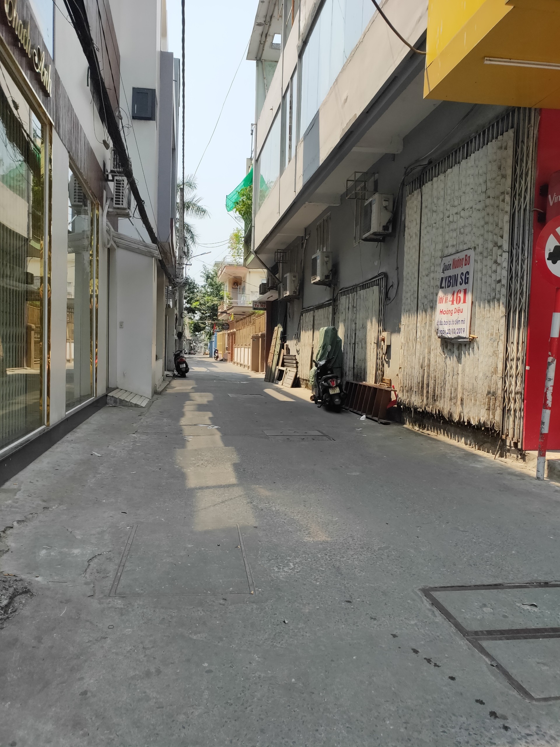 Cuộc sống của người dân trong khu phố bệnh nhân nhiễm Covid-19 thứ 35 cuoc song cua nguoi dan trong khu pho benh nhan nhiem covid 19 thu 35