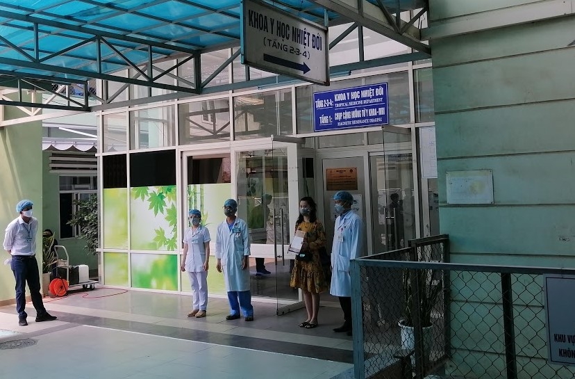 Đà Nẵng cho xuất viện 3 bệnh nhân mắc Covid-19 đầu tiên da nang cho xuat vien 3 benh nhan mac covid 19 dau tien