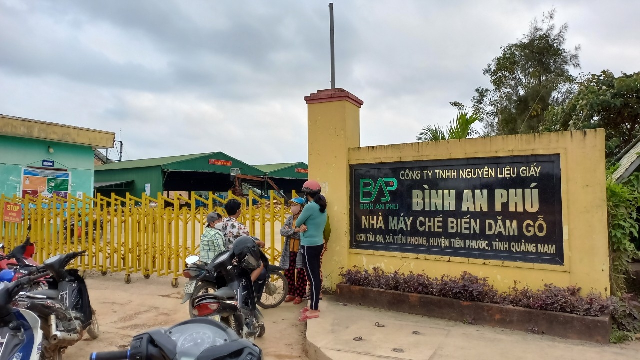 LĐLĐ huyện Tiên Phước viếng hương nữ công nhân tử vong do cuốn vào đường truyền LĐLĐ huyện Tiên Phước viếng hương nữ công nhân tử vong do cuốn vào đường truyền