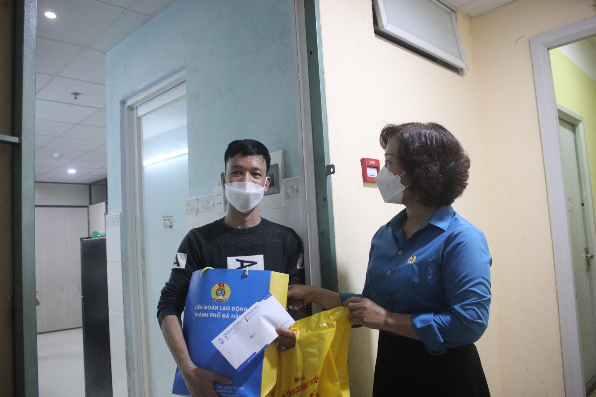 Với mức lương hiện nay, công nhân khó tiếp cận và sở hữu nhà Với mức lương hiện nay, công nhân khó tiếp cận và sở hữu nhà