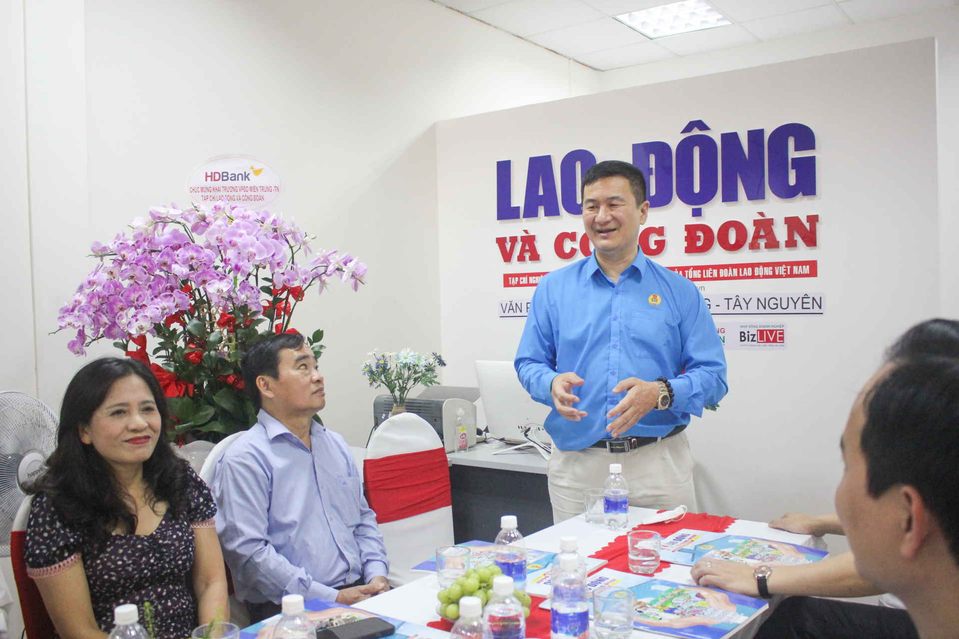 Văn phòng Tạp chí Lao động và Công đoàn bừng tùng chuyển về trụ sở mới Văn phòng Tạp chí Lao động và Công đoàn bừng tùng chuyển về trụ sở mới