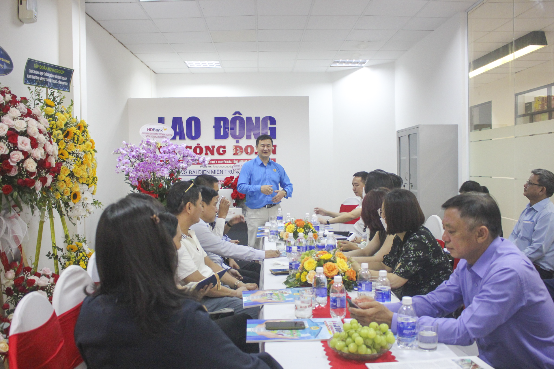 Văn phòng Tạp chí Lao động và Công đoàn bừng tùng chuyển về trụ sở mới Văn phòng Tạp chí Lao động và Công đoàn bừng tùng chuyển về trụ sở mới