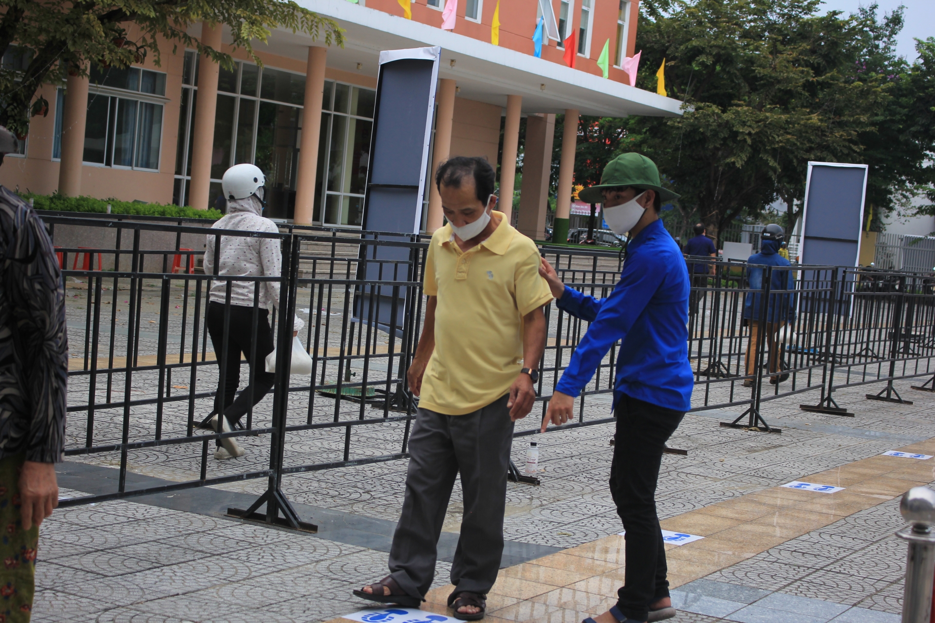 "ATM gạo" Đà Nẵng tuôn trào với tất cả những người khó khăn vì dịch atm gao da nang tuon trao voi tat ca nhung nguoi kho khan vi dich