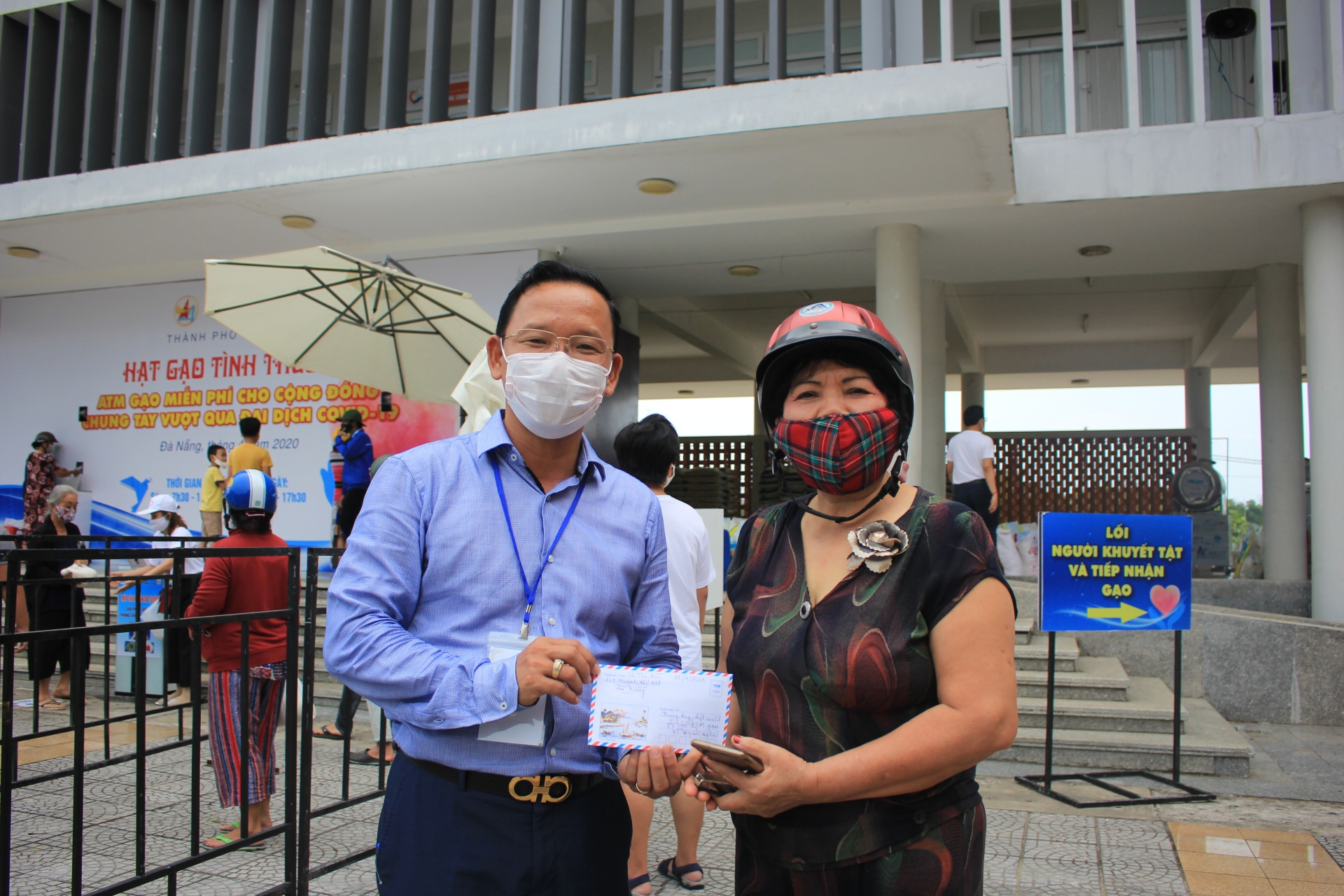 "ATM gạo" Đà Nẵng tuôn trào với tất cả những người khó khăn vì dịch atm gao da nang tuon trao voi tat ca nhung nguoi kho khan vi dich