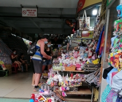 cong doan cac kcn tinh tien giang tang 230 phan qua cho cong nhan lao dong kho khan