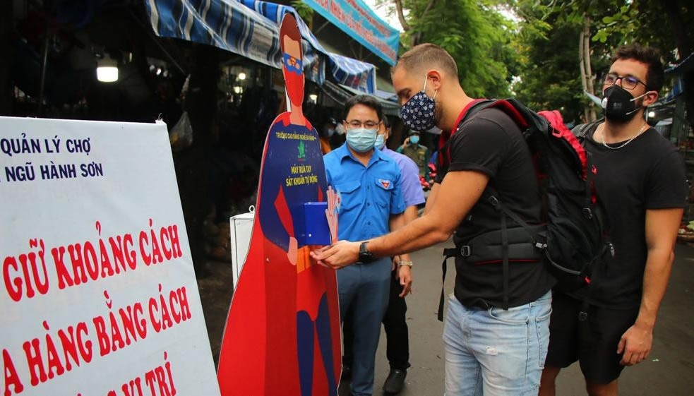 Tổ chức các phong trào thi đua để góp sức chống dịch to chuc cac phong trao thi dua de gop suc chong dich