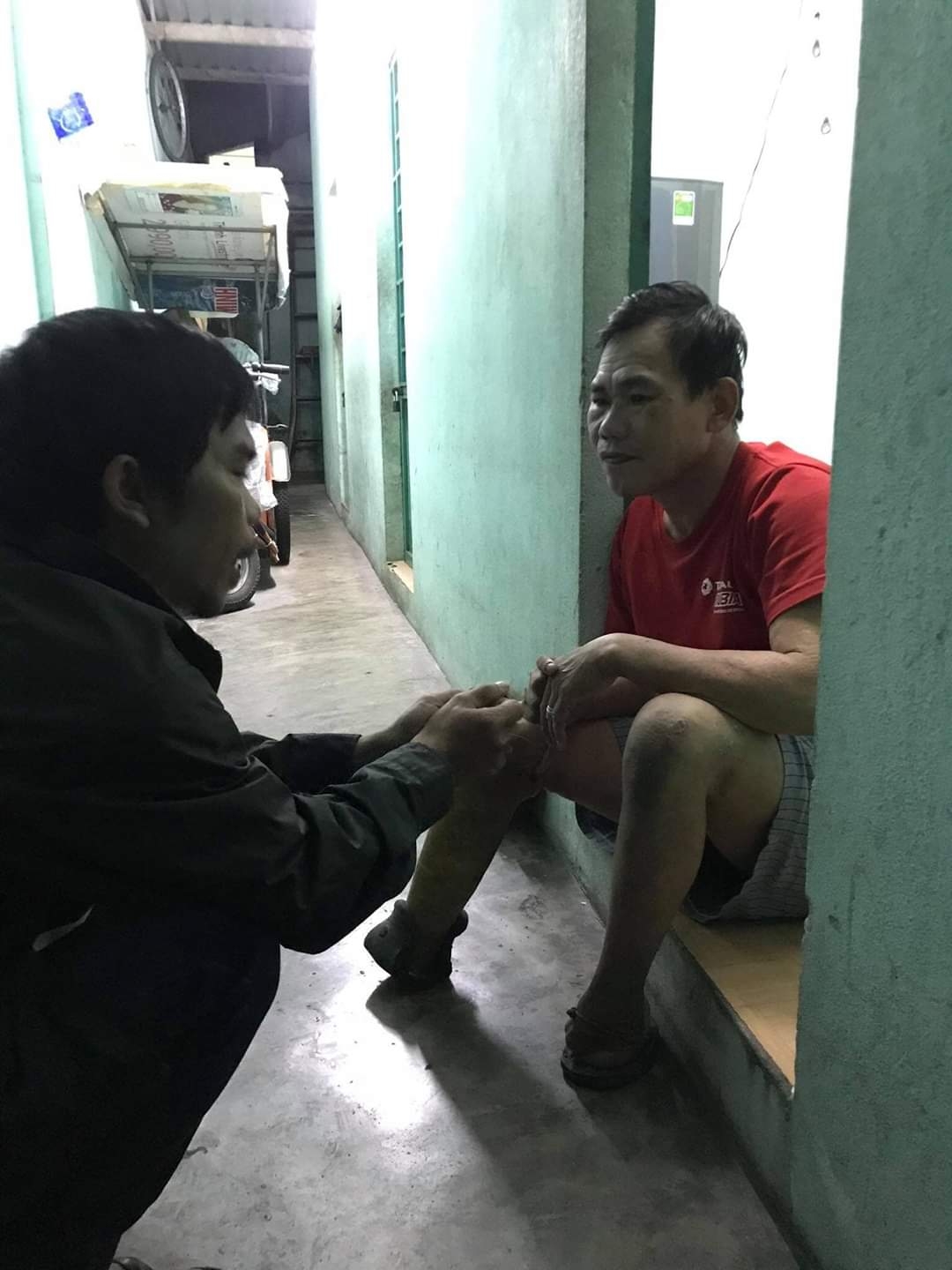 mang yeu thuong den xom tro ngheo cua nhung nguoi ban ve so