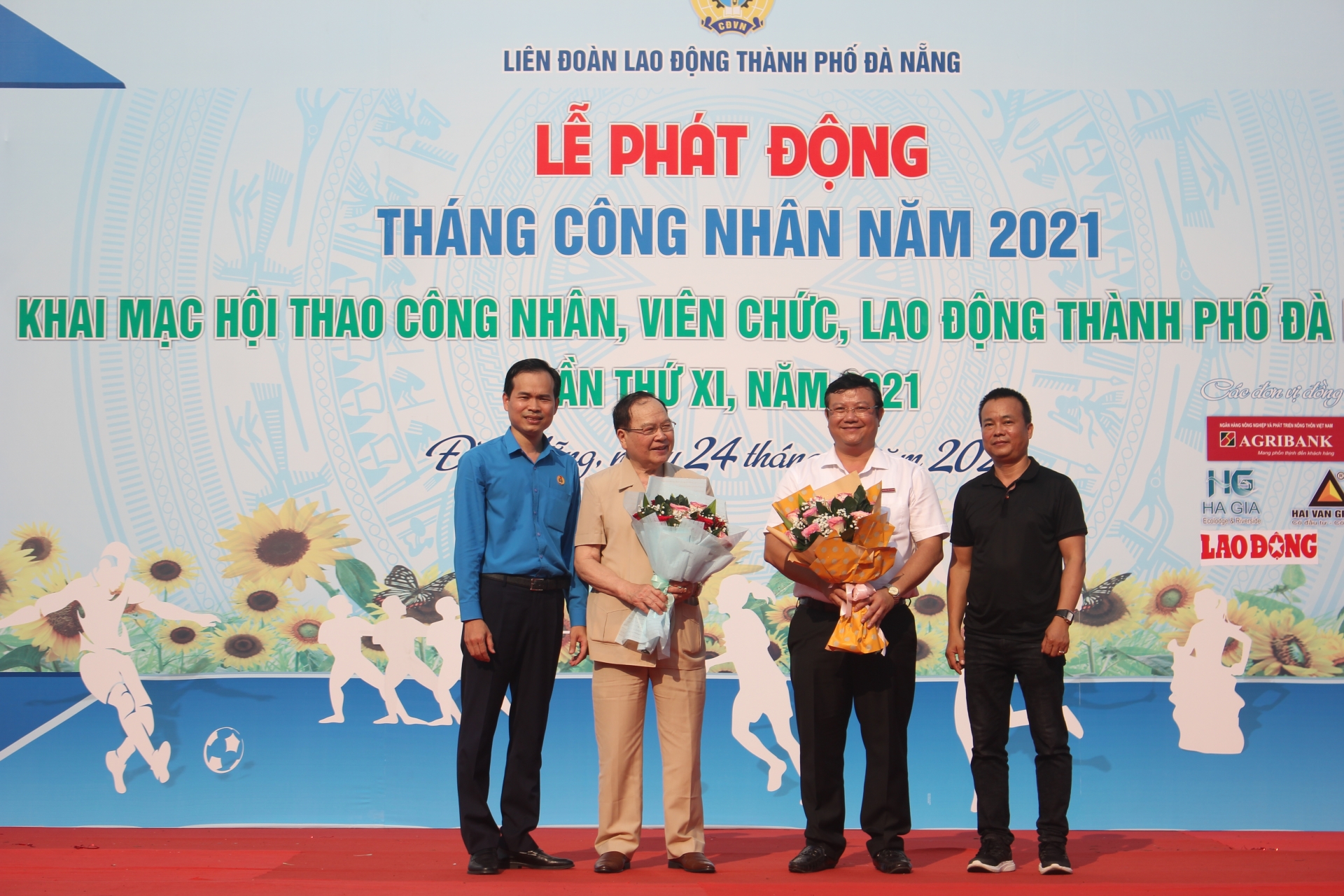 Đà Nẵng: Khai mạc giải bóng đá cho người lao động