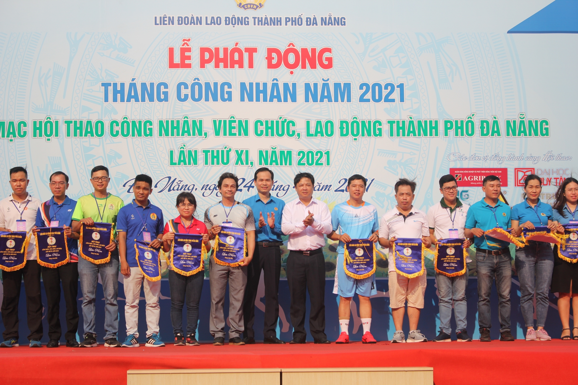 Đà Nẵng: Khai mạc giải bóng đá cho người lao động