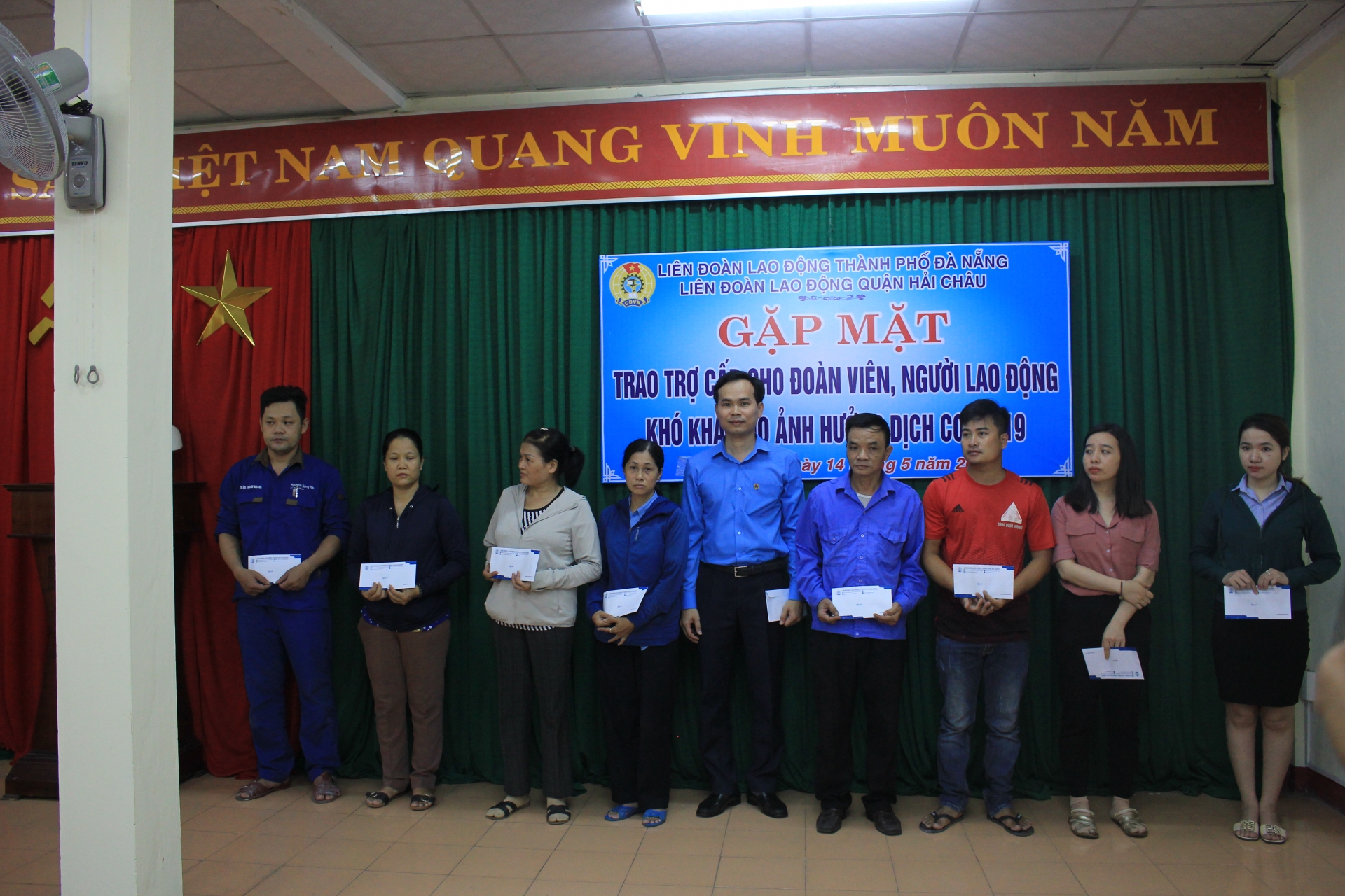 nguoi lao dong rung rung khi nhan duoc su quan tam tu cac cap cong doan