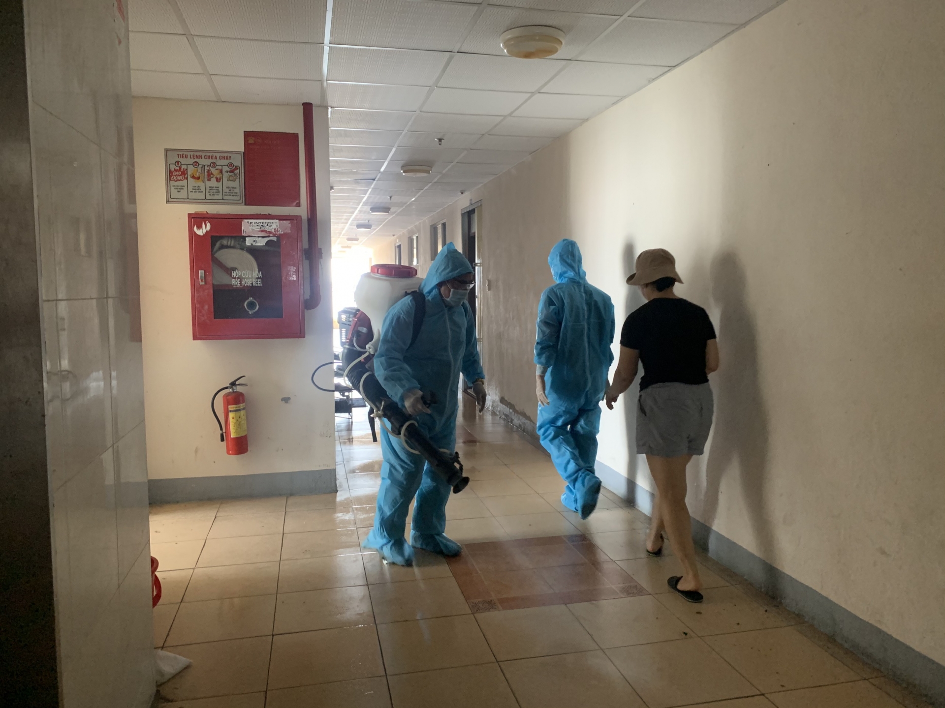 Đà Nẵng phong tỏa chung cư 12T3 và khu dân cư xung quanh vũ trường lớn nhất Đà Nẵng Đà Nẵng phong tỏa chung cư 12T3 và khu dân cư xung quanh vũ trường lớn nhất Đà Nẵng