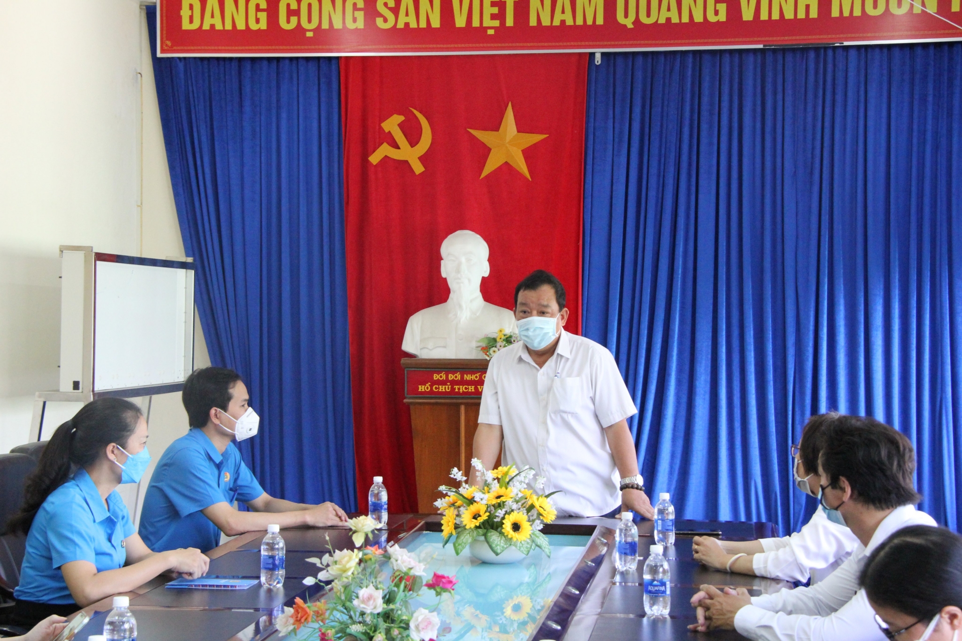 Tổng LĐLĐ Việt Nam hỗ trợ người lao động Đà Nẵng khó khăn và tuyến đầu chống dịch Tổng LĐLĐ Việt Nam hỗ trợ người lao động Đà Nẵng khó khăn và tuyến đầu chống dịch