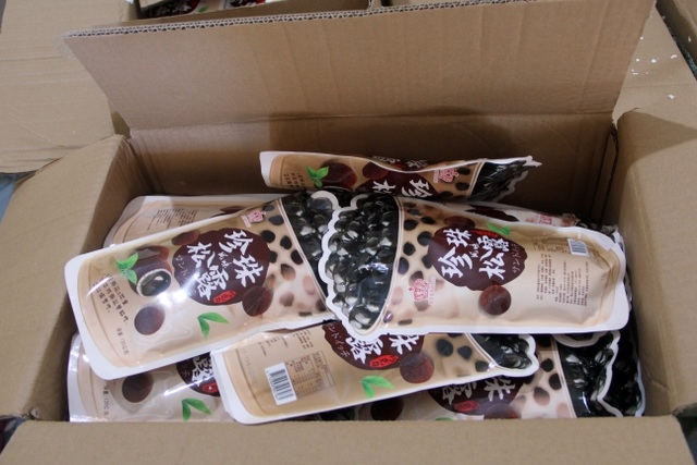 co quan chuc nang lien tiep bat giu cac xe container cho hang lau