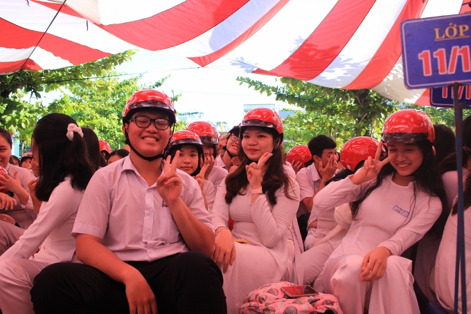 Đà Nẵng phát động chương trình trao tặng 20.000 mũ bảo hiểm chuong trinh trao tang 20000 mu bao hiem nam 2020 to chuc tai da nang