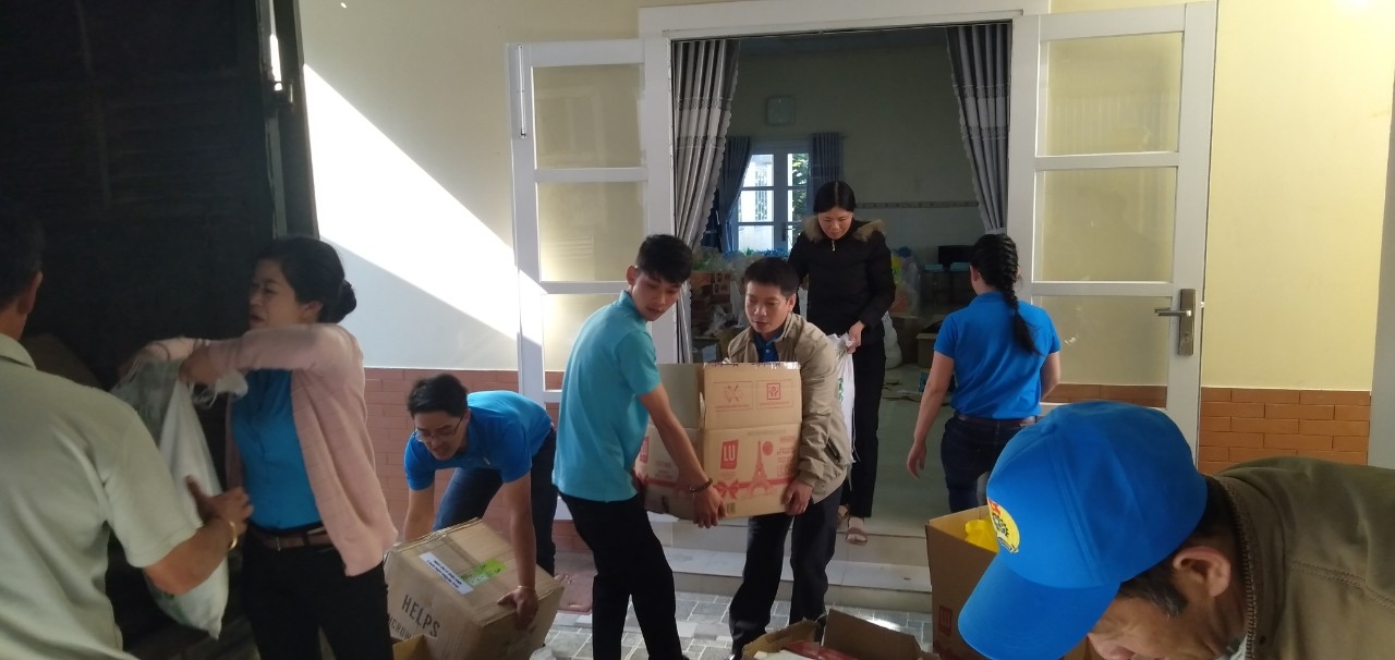 Gian hàng nghĩa tình đoàn viên - Mô hình hiệu quả được LĐLĐ tỉnh Lâm Đồng nhân rộng gian hang nghia tinh doan vien mo hinh hieu qua duoc ldld tinh lam dong nhan rong