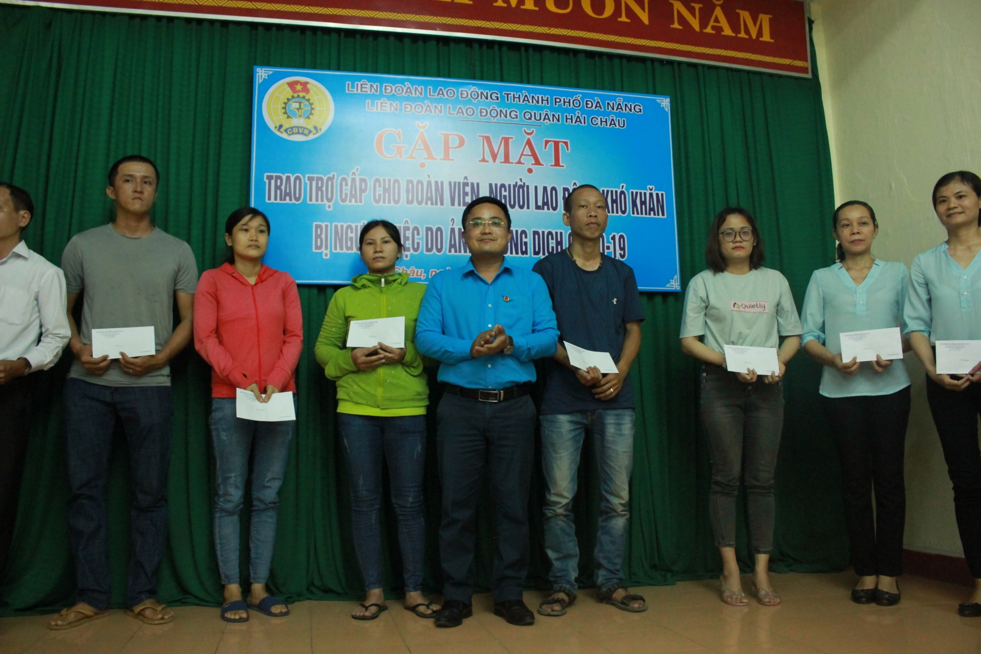 LĐLĐ quận Hải Châu, Đà Nẵng chia sẻ với người lao động khó khăn do dịch Covid-19 ldld quan hai chau da nang chia se voi nguoi lao dong kho khan do dich covid 19