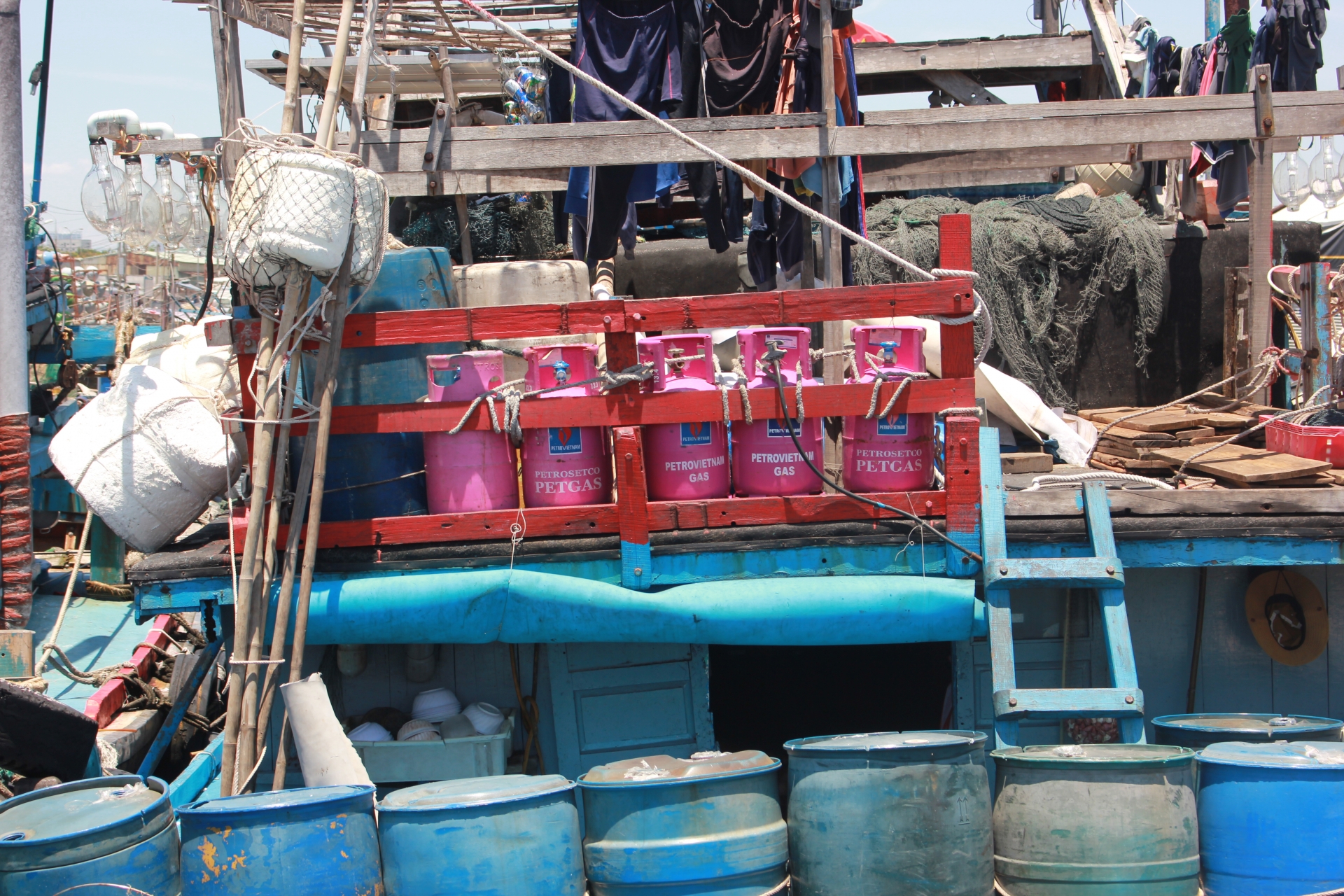 Nguy cơ cháy nổ tàu thuyền trong thời tiết nắng nóng nguy co chay no tau thuyen trong thoi tiet nang nong