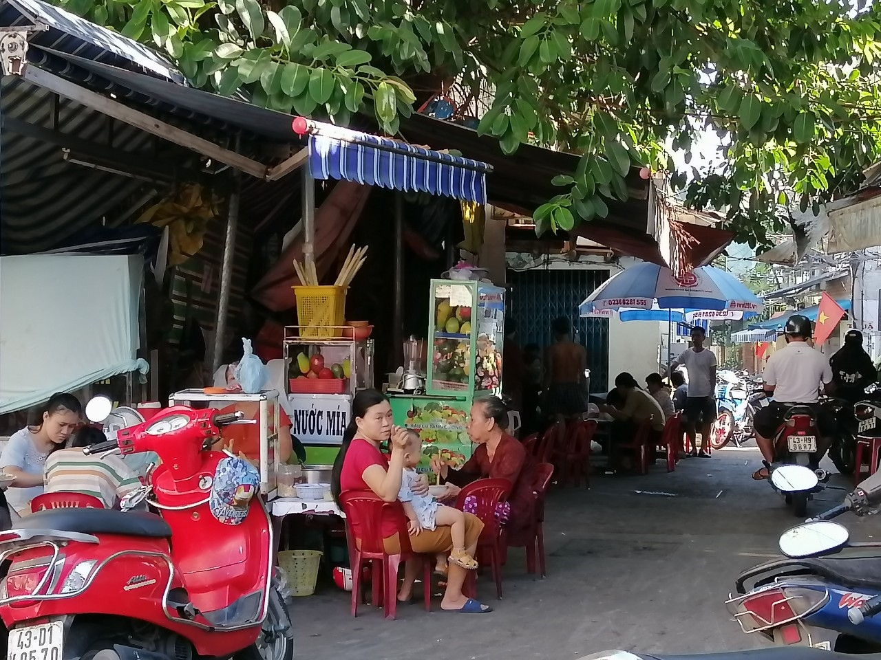 Đà Nẵng nới lỏng giãn cách: “Ly cà phê sáng nay ngon đến lạ lùng” Đà Nẵng nới lỏng giãn cách: “Ly cà phê sáng nay ngon đến lạ lùng”