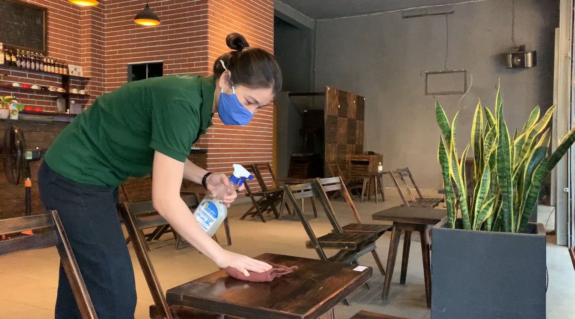 Đà Nẵng nới lỏng giãn cách: “Ly cà phê sáng nay ngon đến lạ lùng” Đà Nẵng nới lỏng giãn cách: “Ly cà phê sáng nay ngon đến lạ lùng”