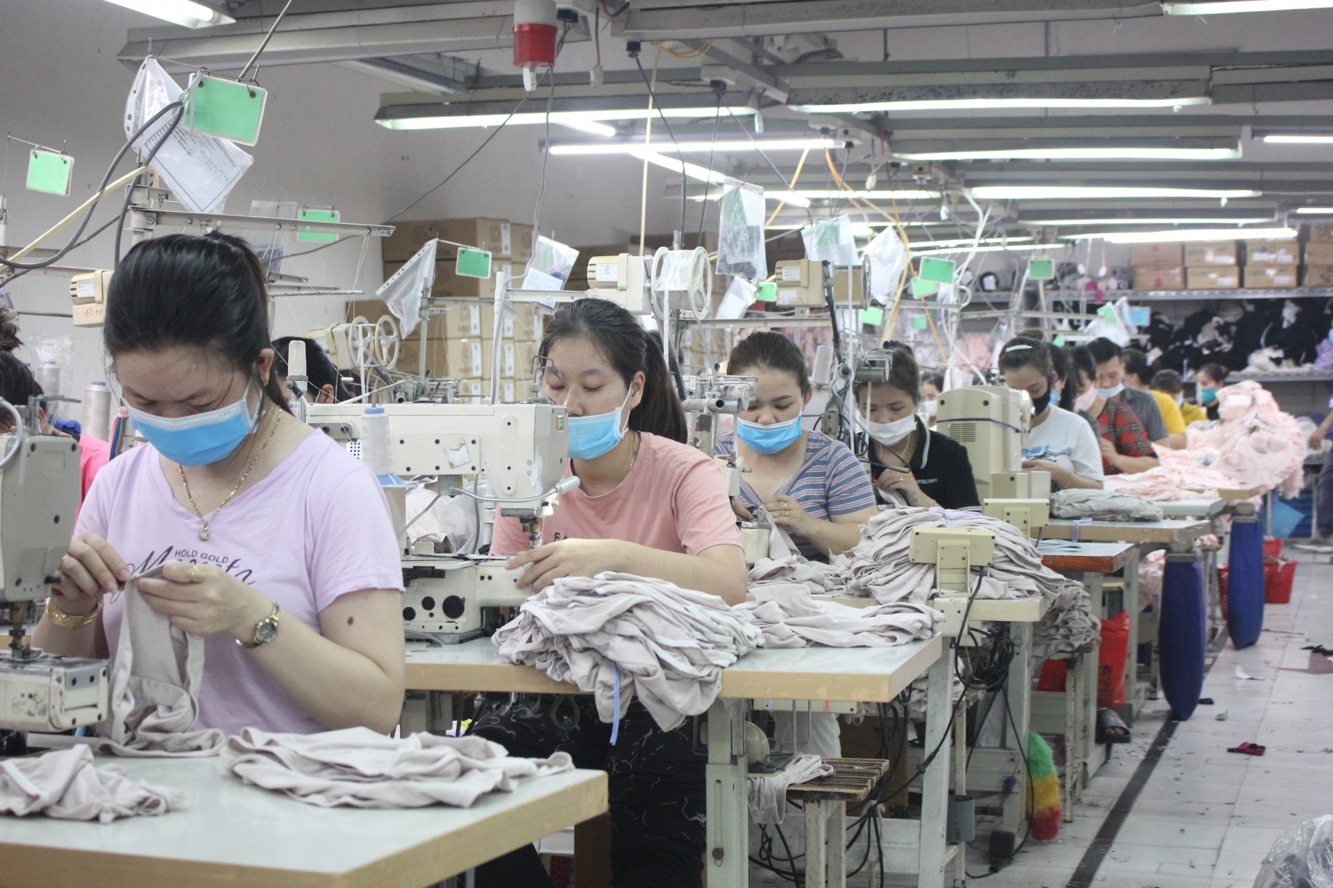 Đà Nẵng: Tặng gần 200 ngàn khẩu trang đồng lòng cùng chống dịch Đà Nẵng: Tặng gần 200 ngàn khẩu trang đồng lòng cùng chống dịch