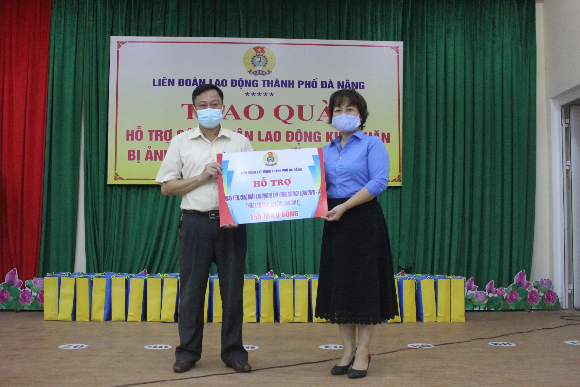 200 suất hỗ trợ cho lao động khó khăn tại các Tổ công nhân tự quản quận Cẩm Lệ 200 suất hỗ trợ cho lao động khó khăn tại các Tổ công nhân tự quản quận Cẩm Lệ