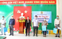 Thăm, tặng quà Ban điều hành Tổ công nhân tự quản khu nhà trọ Sơn Trà và Cẩm Lệ