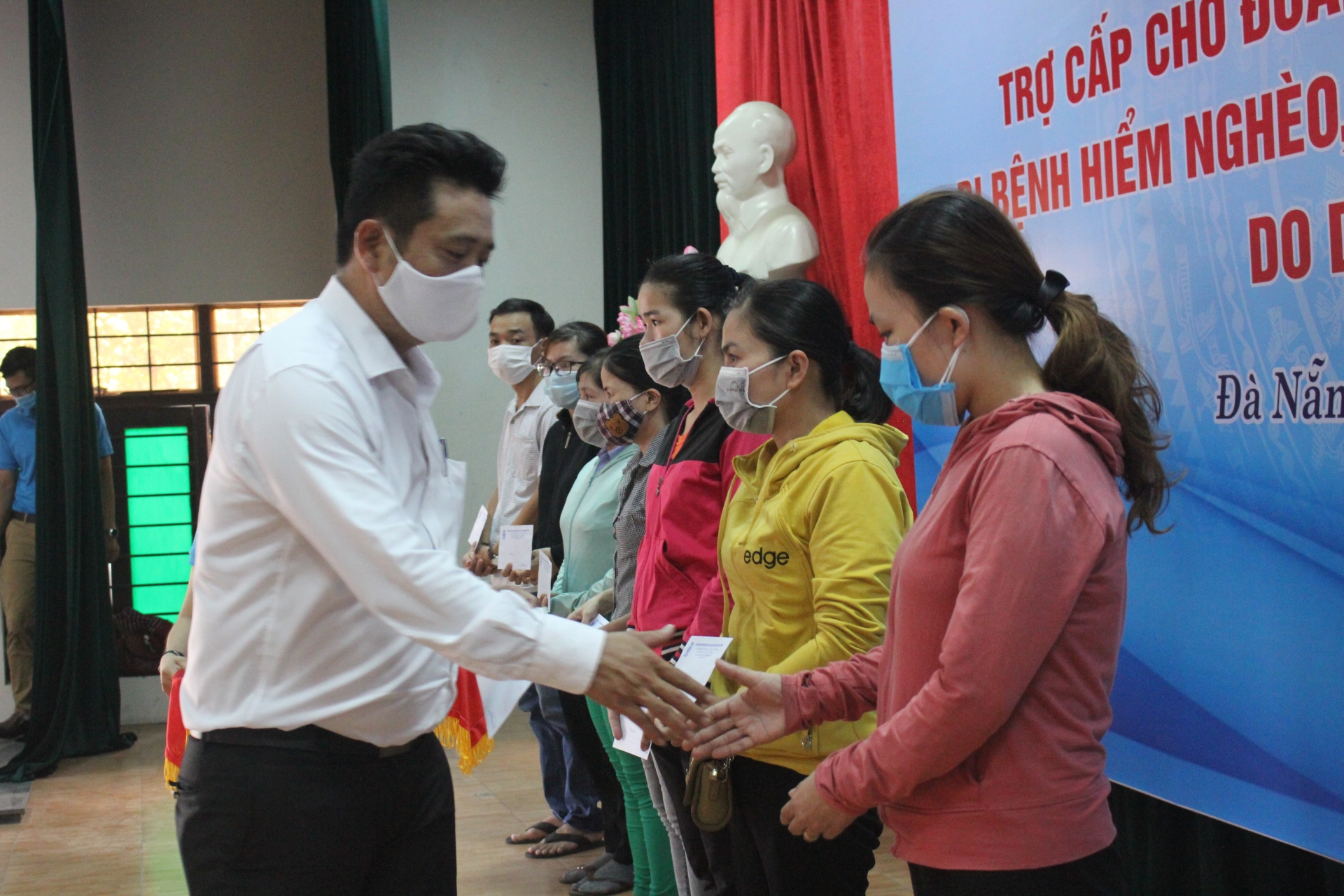 Động viên chia sẻ đoàn viên, công nhân, người lao động khó khăn Động viên chia sẻ đoàn viên, công nhân, người lao động khó khăn