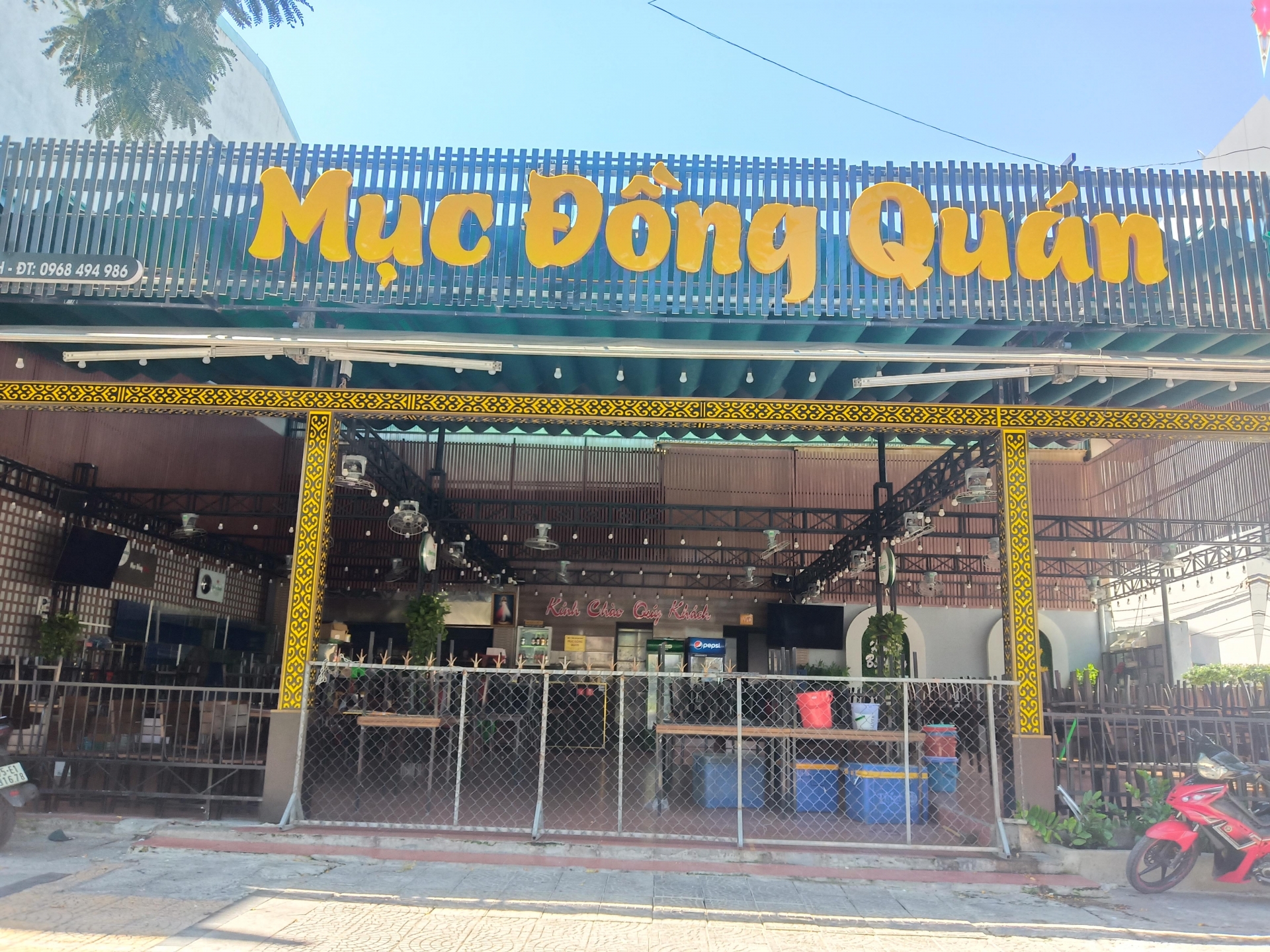 nhieu cua hang quan an da nang tranh thu truoc gio cam ban mang ve