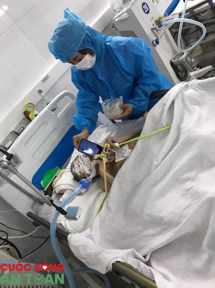 Các "chiến sĩ" áo trắng lạc quan trong khu cách ly cac chien si ao trang lac quan trong khu cach ly