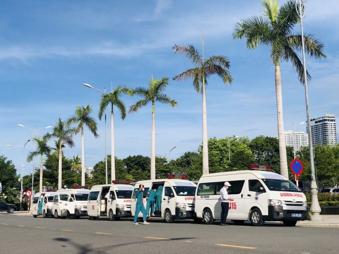 Đà Nẵng: Đoàn cán bộ y, bác sỹ và 5 xe cấp cứu của Đà Nẵng chi viện cho TP. HCM Đà Nẵng: Đoàn cán bộ y, bác sỹ và 5 xe cấp cứu của Đà Nẵng chi viện cho TP. HCM