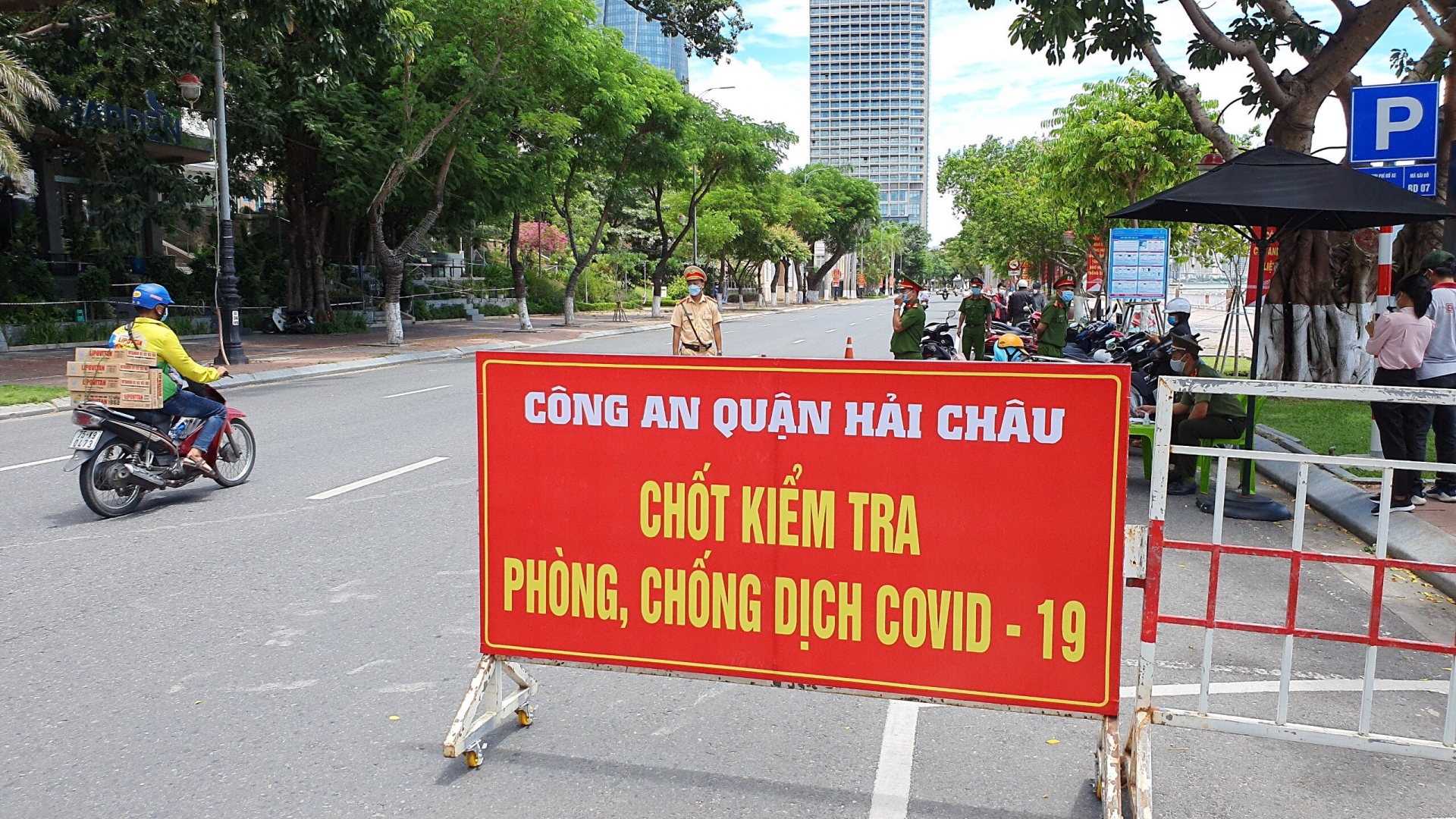 Nếu 4 ngày tới dịch không giảm, Đà Nẵng sẽ “đóng cửa” trong 7 ngày Nếu 4 ngày tới dịch không giảm, Đà Nẵng sẽ “đóng cửa” trong 7 ngày
