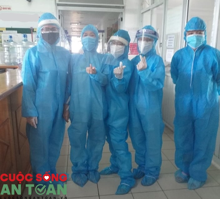 doi ngu y te duoc cu den chi vien mien trung deu muon o lai cho den khi het dich