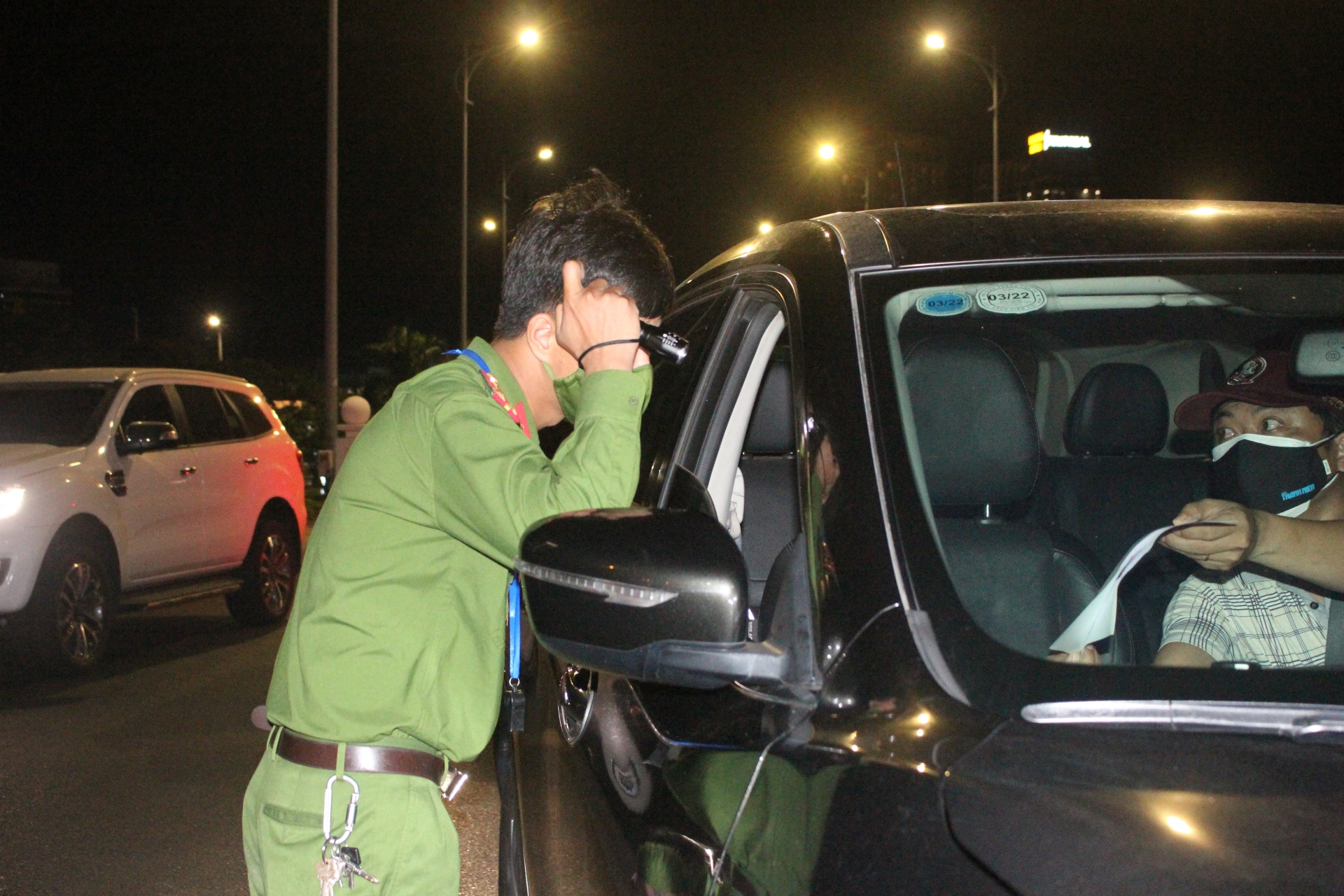 Giáng chức Phó Chánh Văn phòng Đoàn ĐBQH và HĐND TP Đà Nẵng đánh nhân viên y tế Giáng chức Phó Chánh Văn phòng Đoàn ĐBQH và HĐND TP Đà Nẵng đánh nhân viên y tế