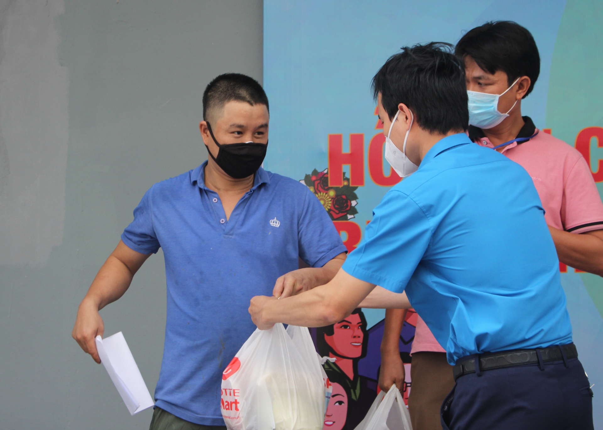 Đà Nẵng: Hỗ trợ công nhân lao động tại các tổ tự quản, khu phong tỏa và khu cách ly Đà Nẵng: Hỗ trợ công nhân lao động tại các tổ tự quản, khu phong tỏa và khu cách ly