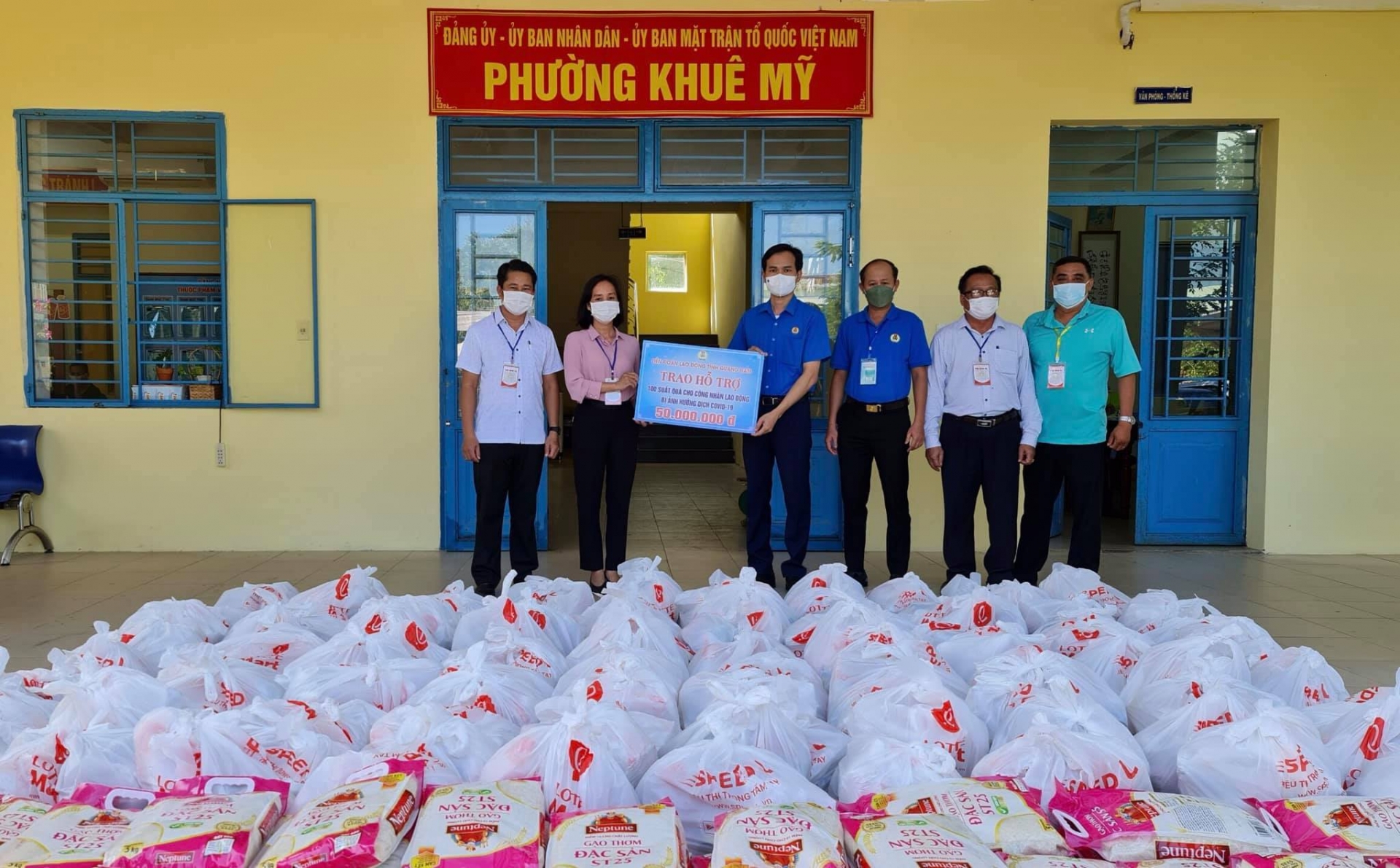 Công đoàn Đà Nẵng trao trên 100 tấn rau, củ, quả cho người lao động Công đoàn Đà Nẵng trao trên 100 tấn rau, củ, quả cho người lao động