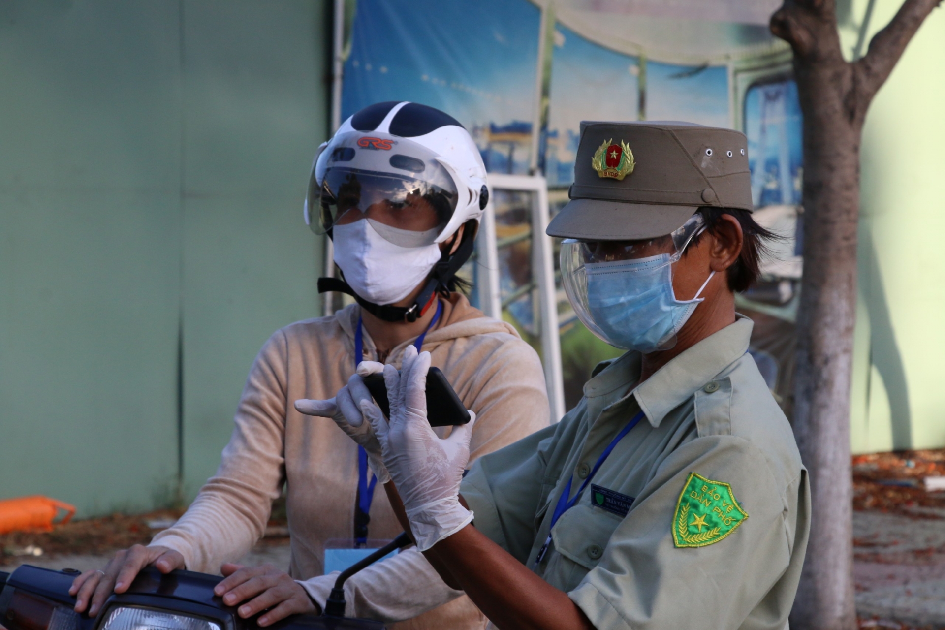 Tiếp tục 10 ngày Tiếp tục 10 ngày