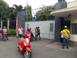 thu phi qua ham hai van tu 70 ngan dong den 240 ngan dong