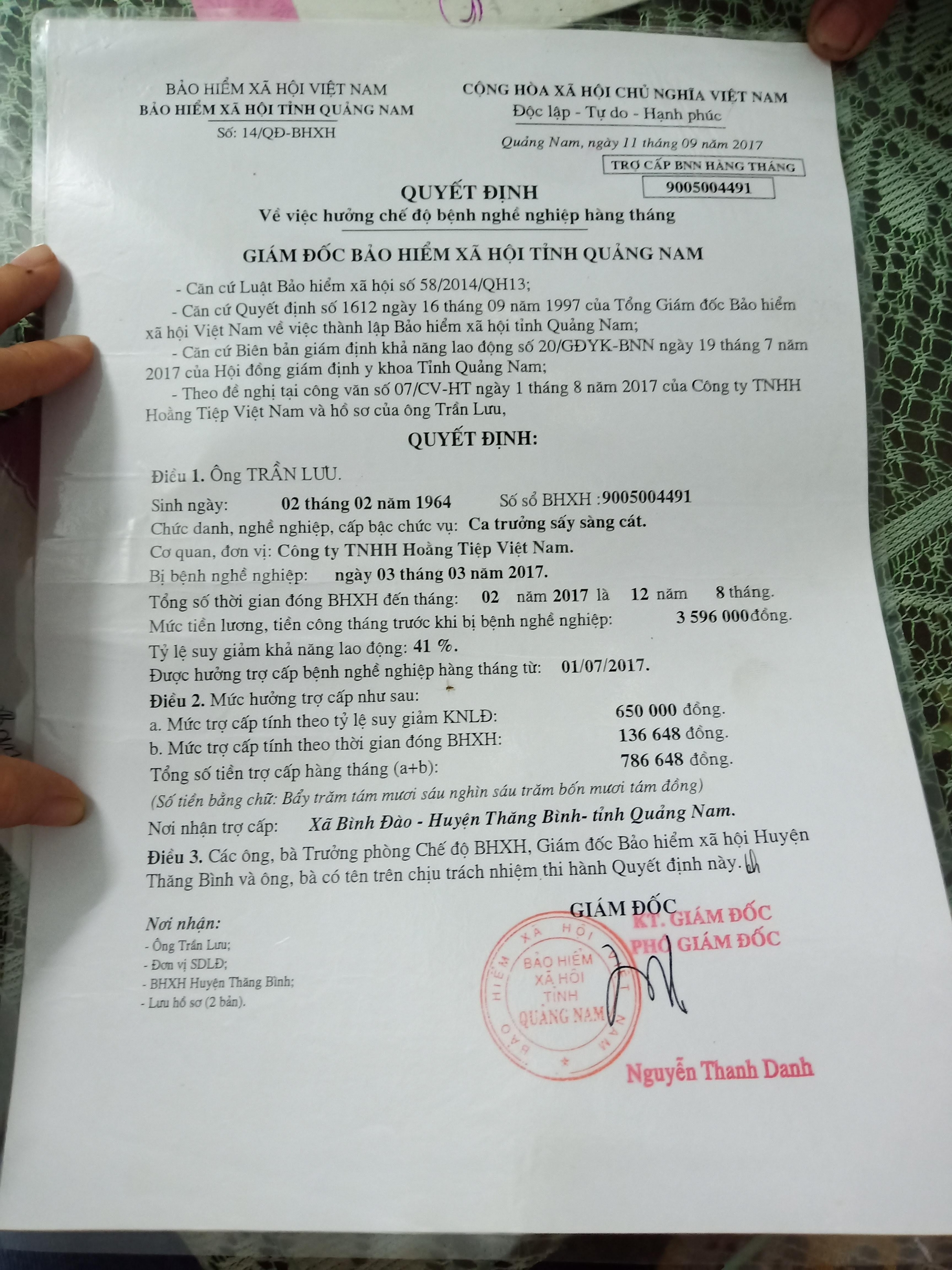 4 nguoi dan ong trong cung gia dinh deu nhiem bui phoi silic