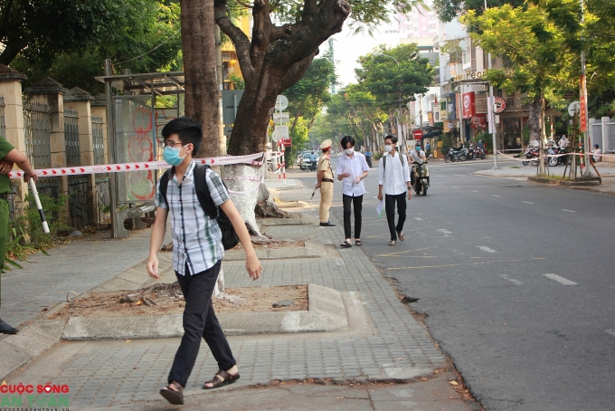 Những hình ảnh đầu tiên tại Đà Nẵng từ các điểm thi tốt nghiệp THPT Quốc gia đợt 2
