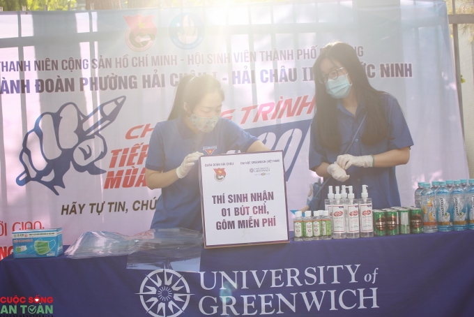 Những hình ảnh đầu tiên tại Đà Nẵng từ các điểm thi tốt nghiệp THPT Quốc gia đợt 2