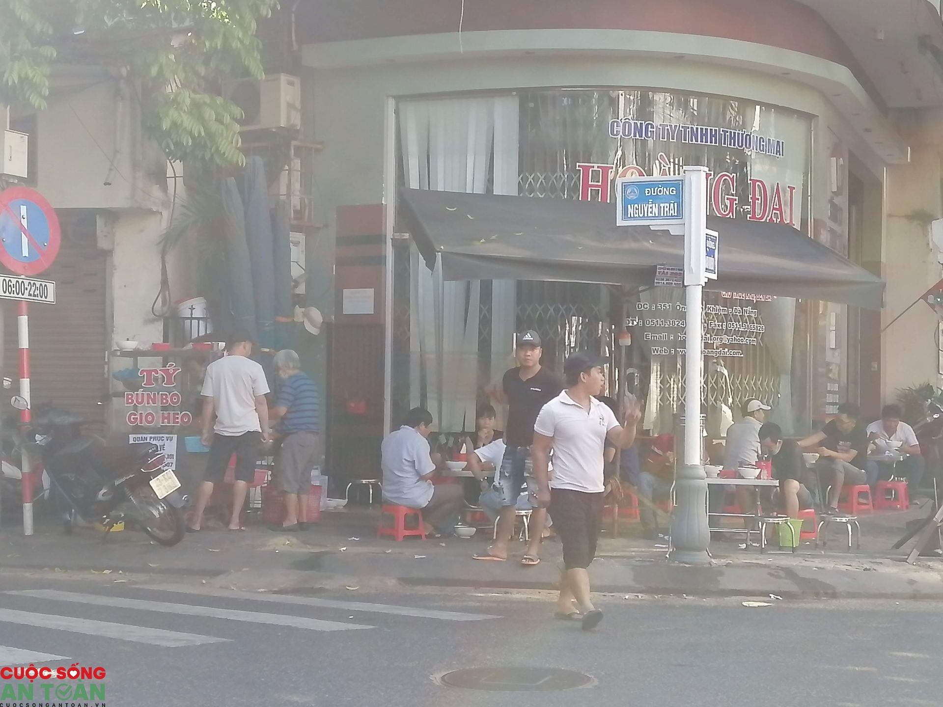 Ngày đầu được nới lõng giản cách, người lao động Đà Nẵng vui mừng