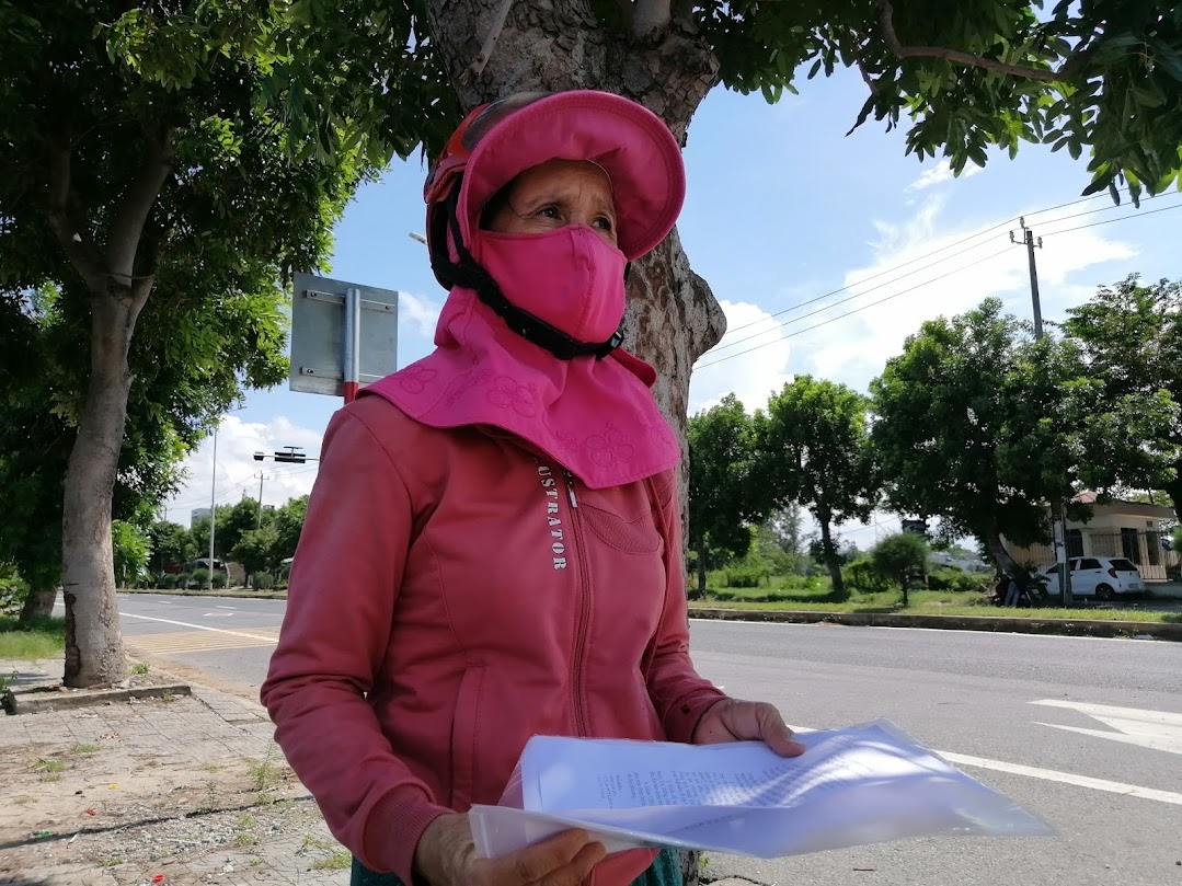 Người mẹ bật khóc tại chốt khi không thể vào Đà Nẵng chăm con sinh Người mẹ bật khóc tại chốt khi không thể vào Đà Nẵng chăm con sinh