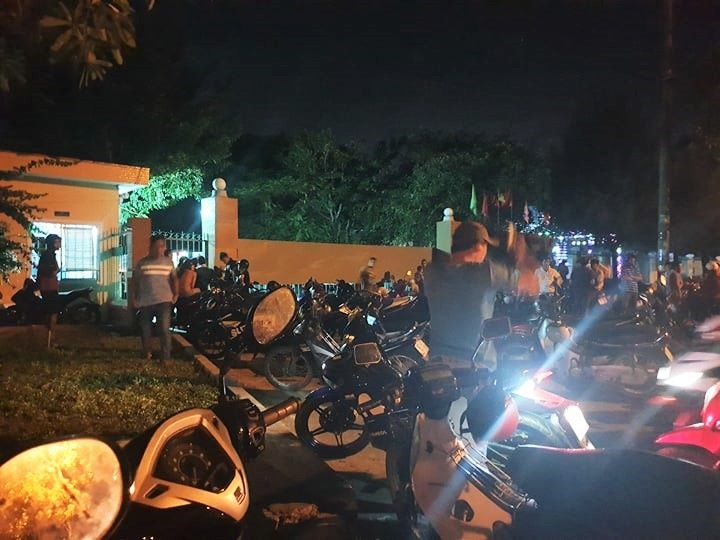 Bức xúc vì nam công nhân chết bất thường, người thân đưa thi thể đến công ty đòi làm rõ